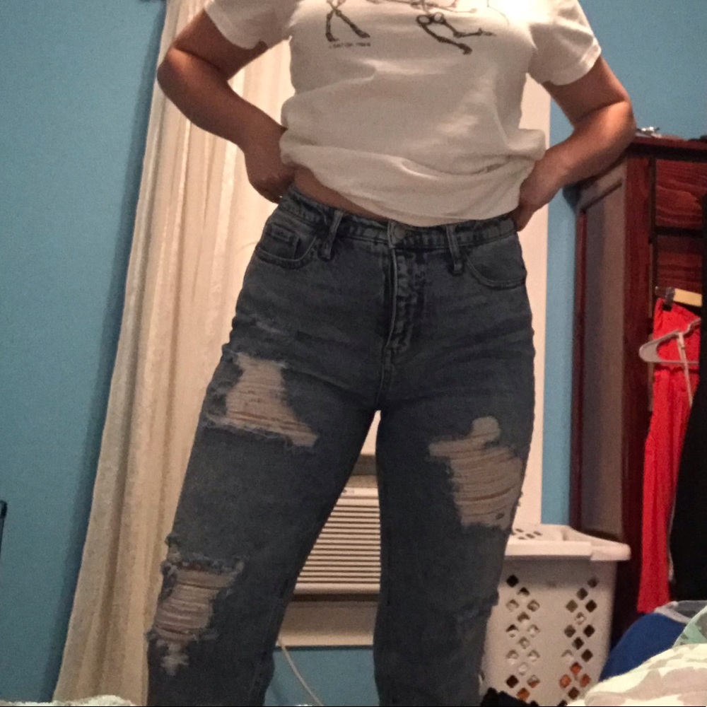 Ripped high waisted denim jeans